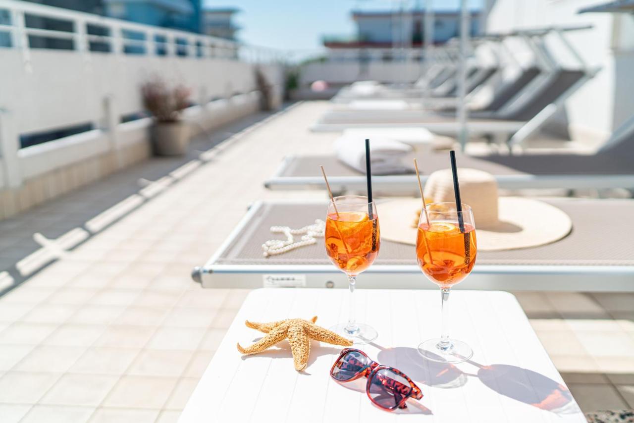 Hotel Pigalle Lido di Jesolo Buitenkant foto