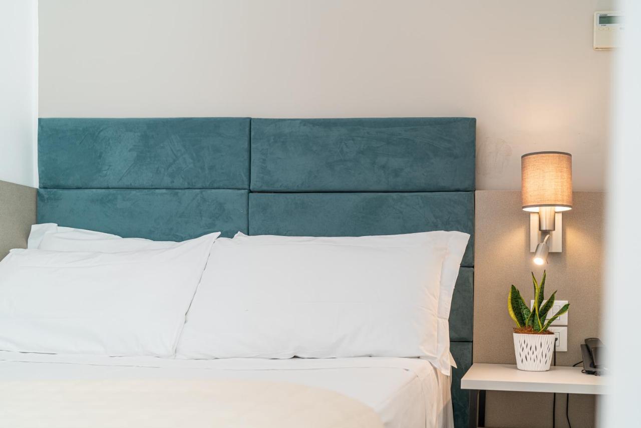 Hotel Pigalle Lido di Jesolo Buitenkant foto