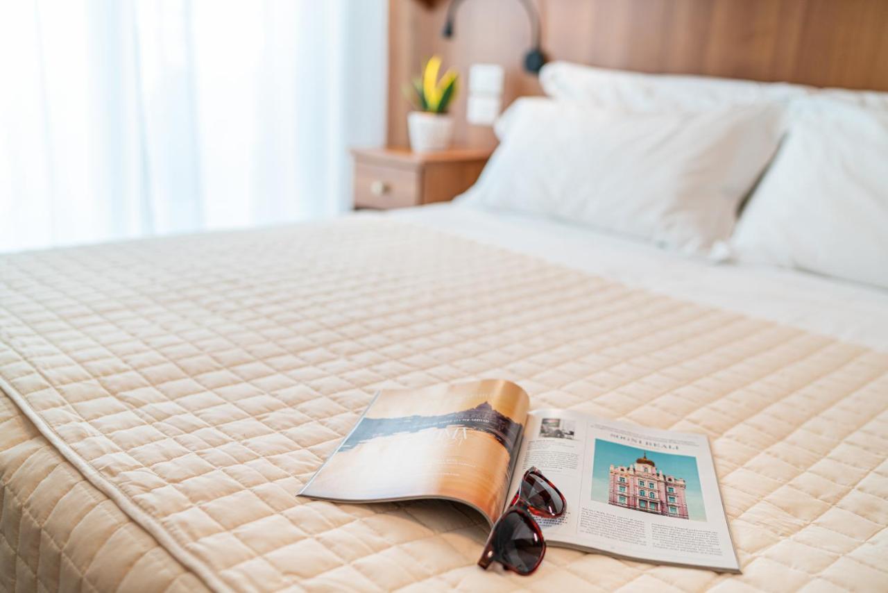 Hotel Pigalle Lido di Jesolo Buitenkant foto