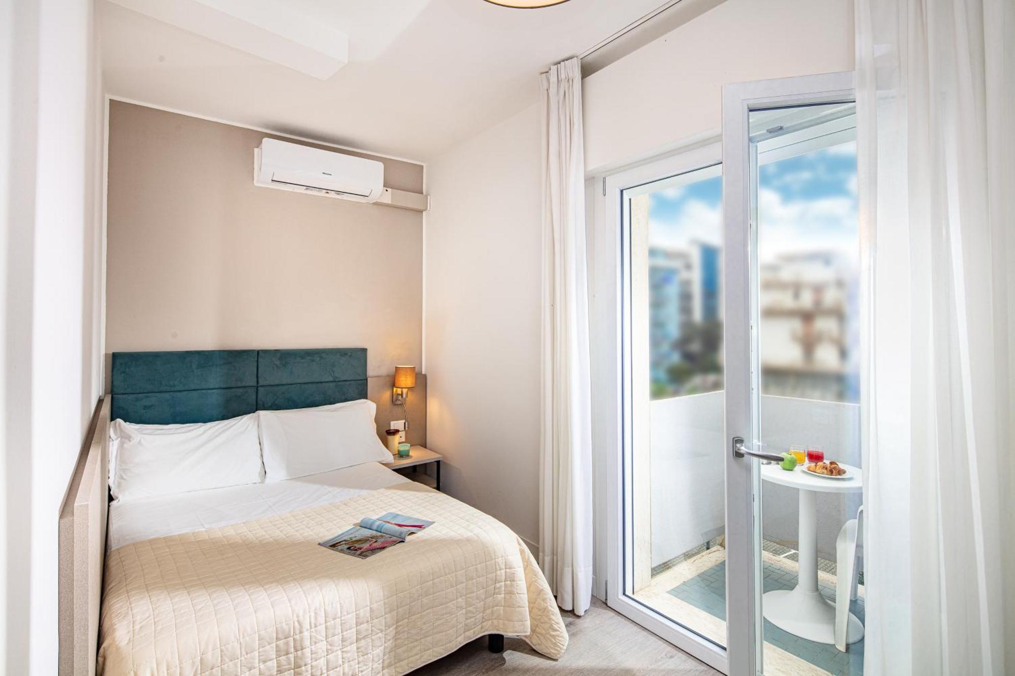 Hotel Pigalle Lido di Jesolo Buitenkant foto