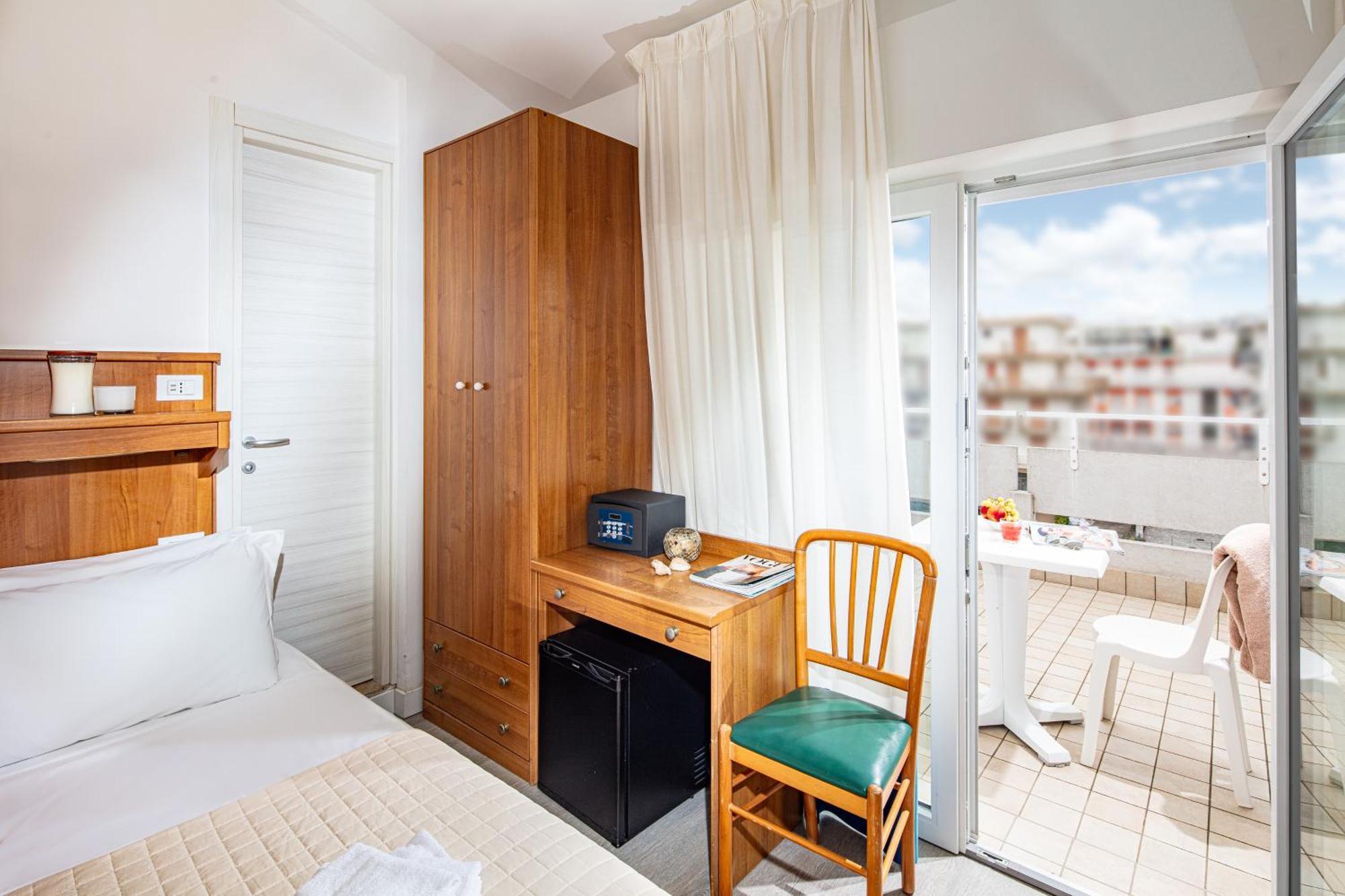 Hotel Pigalle Lido di Jesolo Buitenkant foto