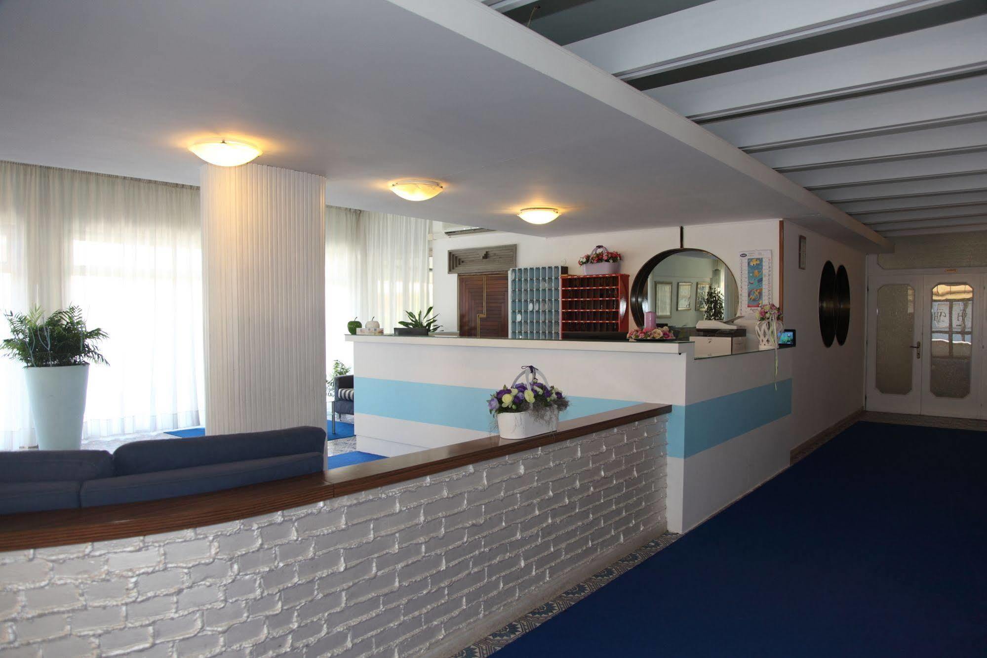 Hotel Pigalle Lido di Jesolo Buitenkant foto