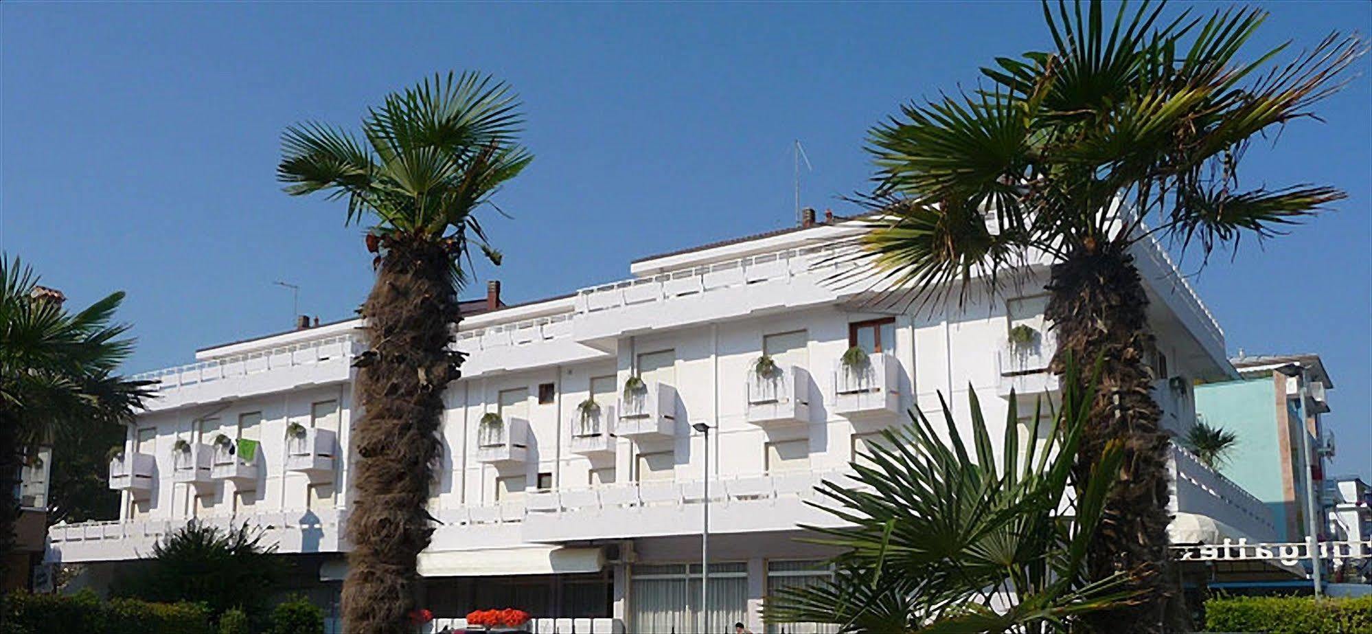 Hotel Pigalle Lido di Jesolo Buitenkant foto